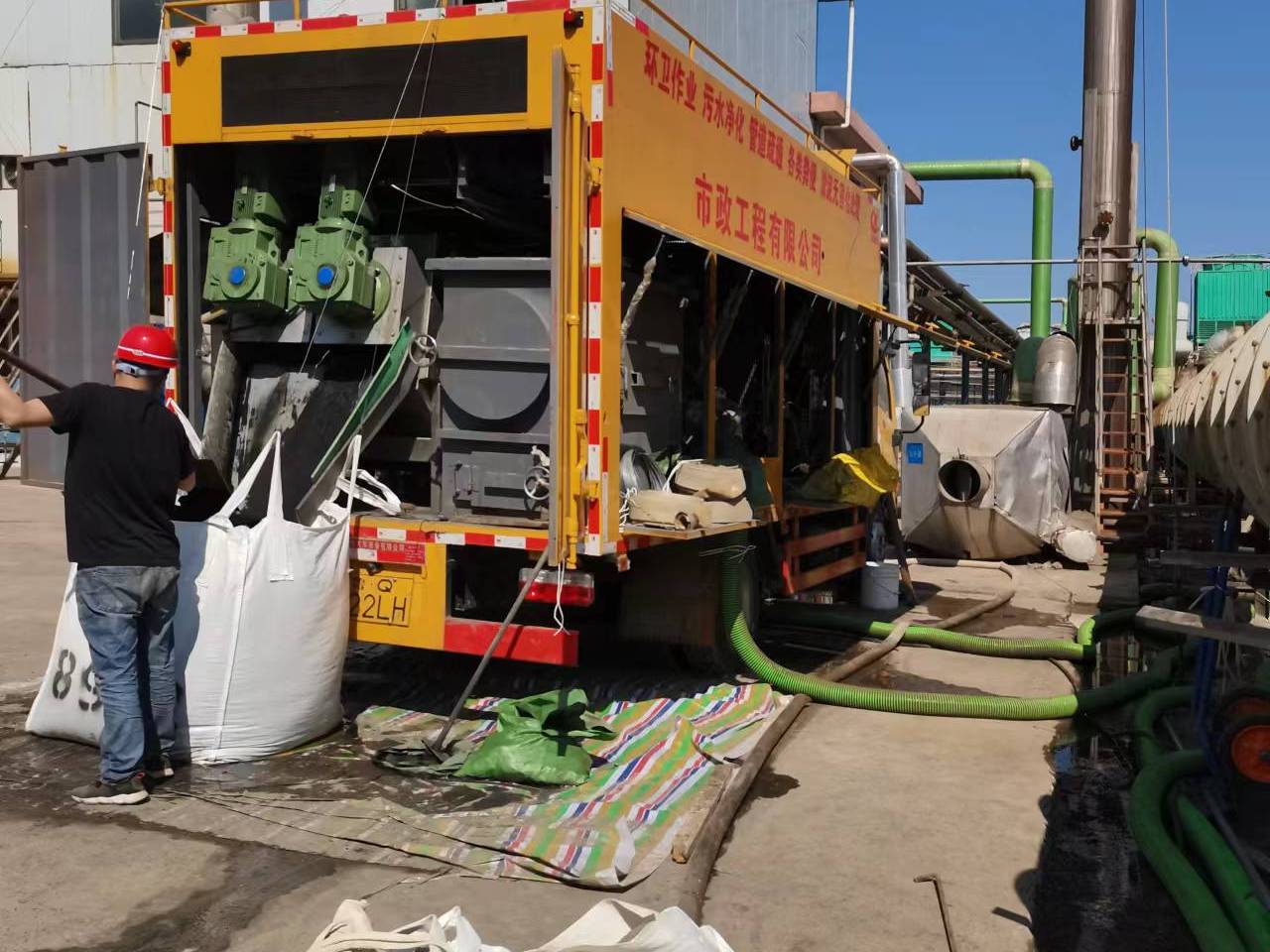 开原淤泥压干处理